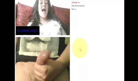 Kinky rizado blanco se ve una encantadora mujer negra en videos caseros de señoras maduras sus vacaciones