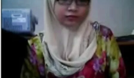 La chica accedió a reemplazar el agujero bajo videos porno caseros reales la barra de coma suave