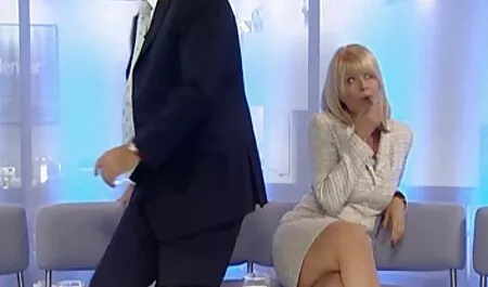 Él golpeó a la perra xxx caseros gritonas